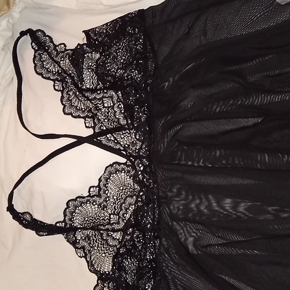 Night ware XL 95% Polyester and 5% Spandex made in China - Picture 2 of 3